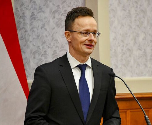 Сіярто знову прибув до москви