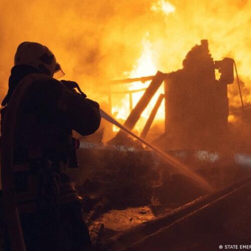 Війська РФ скинули авіабомбу на магазин на Сумщині: є жертви