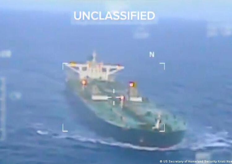 ЗМІ: США захопили вже третій танкер із венесуельською нафтою