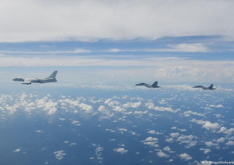 Китай розпочав масштабні військові навчання навколо Тайваню