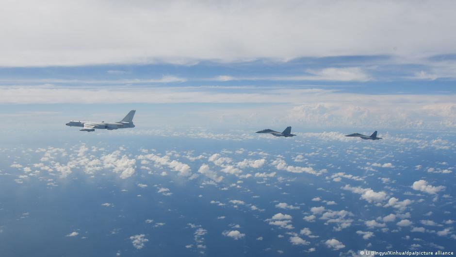 Китай розпочав масштабні військові навчання навколо Тайваню