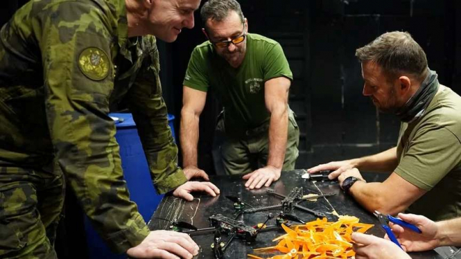 У Чехії організація, яка збирає гроші на дрони для України, опинилася в центрі скандалу