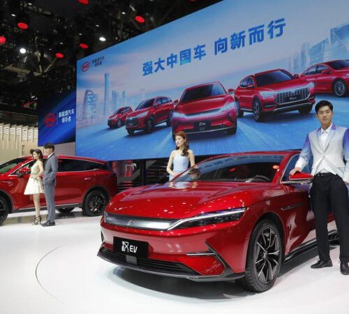 Китайська BYD вперше стала топ-виробником електрокарів у світі, обігнавши Tesla