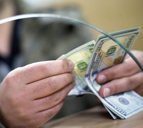 Курс долара відносно гривні 6 січня сягне історичного максимуму