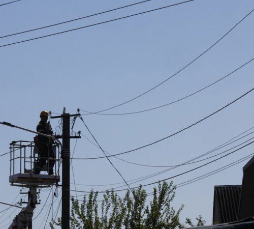 На Дніпропетровщині та Запоріжжі триває відновлення мереж після ворожих атак