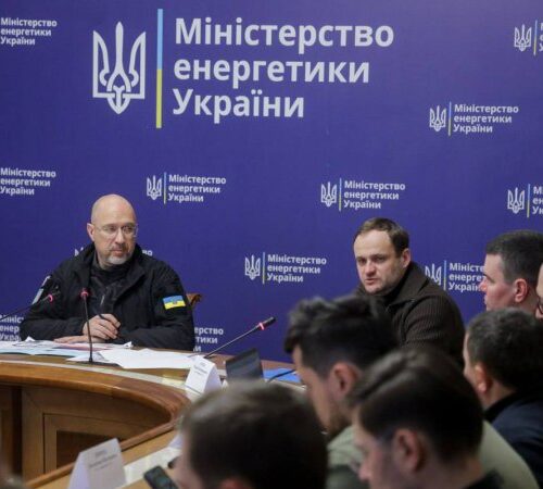 Шмигаль: із одного із хабу Міненерго днями розподілили понад 143 тонни гумдопомоги