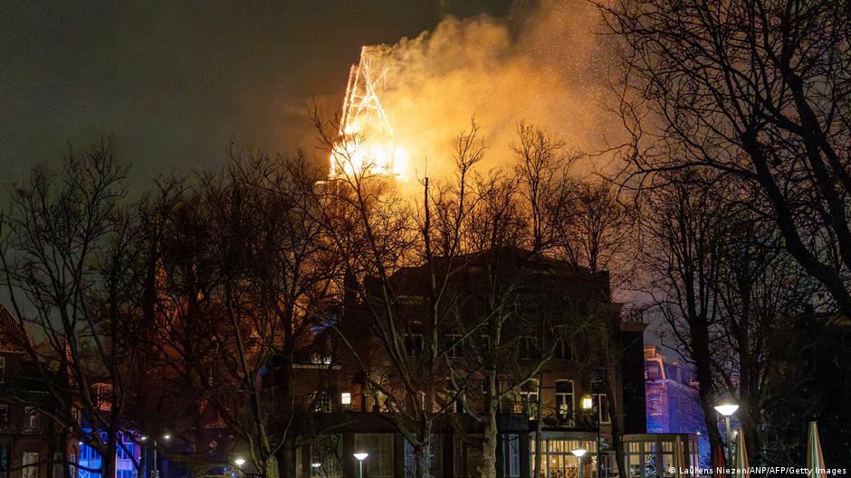 Остання ніч феєрверків в Нідерландах: сутички і пожежі
