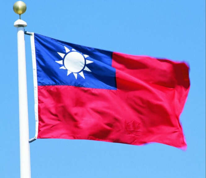 У районі Тайваню знову помітили десятки китайських військових літаків