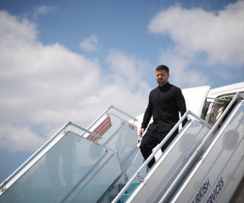 Зеленський прибув на переговори з Макроном