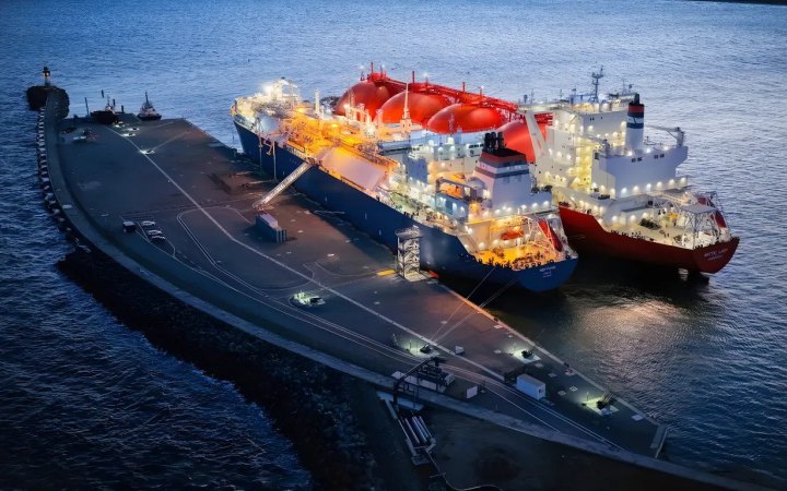 Нафтогаз вперше постачає зріджений газ через німецький термінал у Балтійському морі