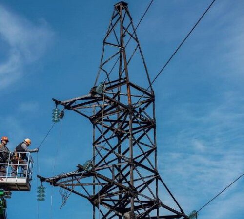 Укренерго: у більшості регіонів України продовжують діяти графіки відключень електроенергії