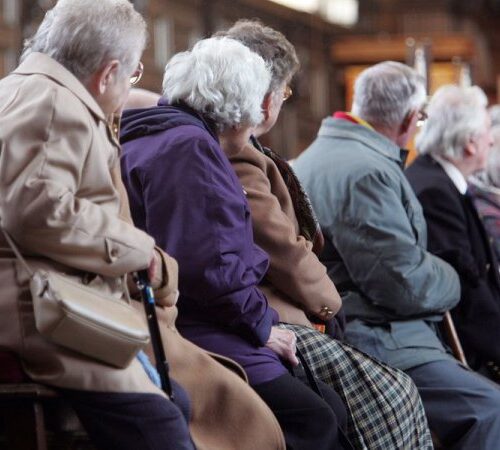 У квітні пенсіонерам та отримувачам соцдопомоги нарахують одноразово по 1500 гривень