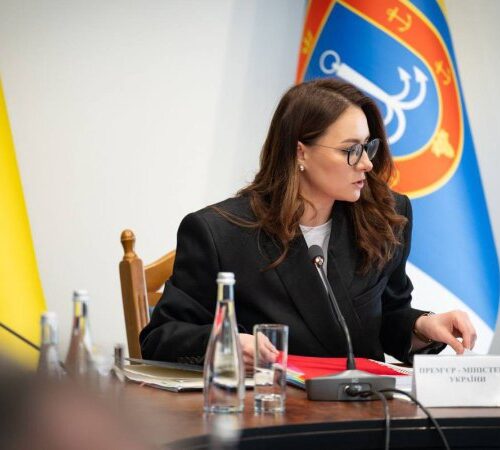 Свириденко: Понад 14 000 працівників ремонтно-відновлювальних бригад отримають доплати за лютий