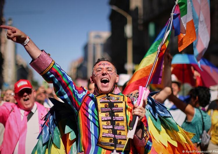 Суд ЄС відкинув угорський закон про ЛГБТК