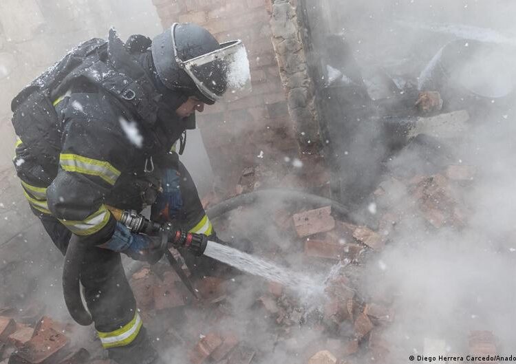 РФ атакувала міськраду і податкову Чернігівщини, є поранені