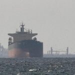 Аналітики: Ормузькою протокою проходить дедалі більше суден