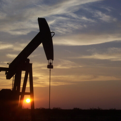 Ціни на нафту зросли до тритижневого максимуму на тлі зриву переговорів США та Ірану