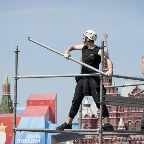 Указ Зеленського: Дозволяю 9 травня провести парад у Москві