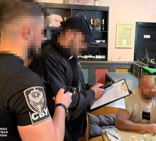 На хабарництві викрили двох посадовців Бюро економічної безпеки
