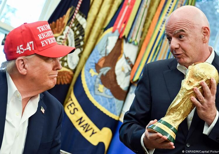 ФІФА: Трамп нагороджуватиме переможців Чемпіонату світу-2026