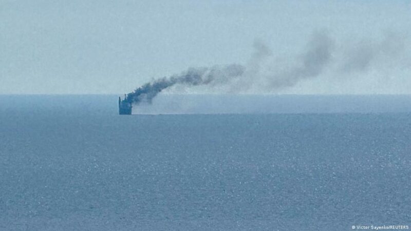 На Одещині російський дрон уразив цивільне судно: є жертви