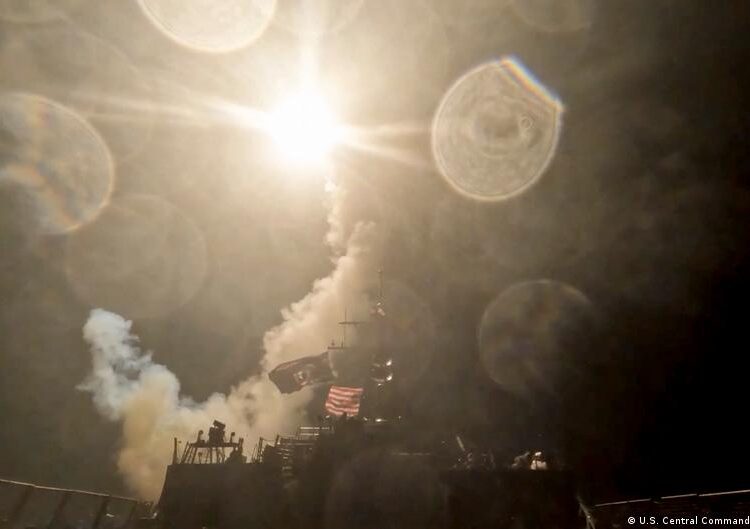 У відповідь на удари США Іран атакував Бахрейн та Кувейт