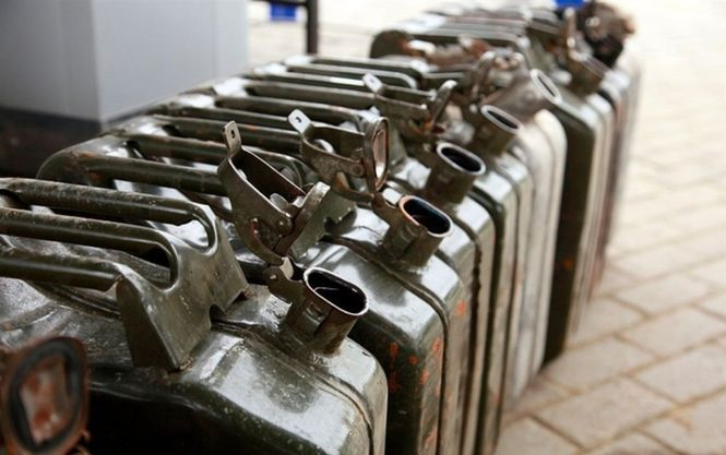 У москві АЗС знову ввели ліміти на продаж бензину – Reuters