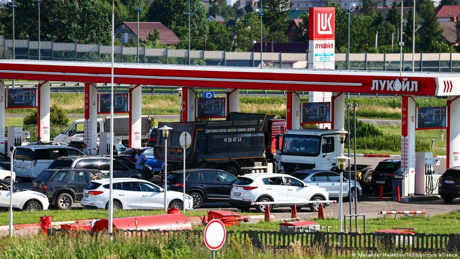 Лише 28 відсотків заправок у РФ продають паливо - ЗМІ