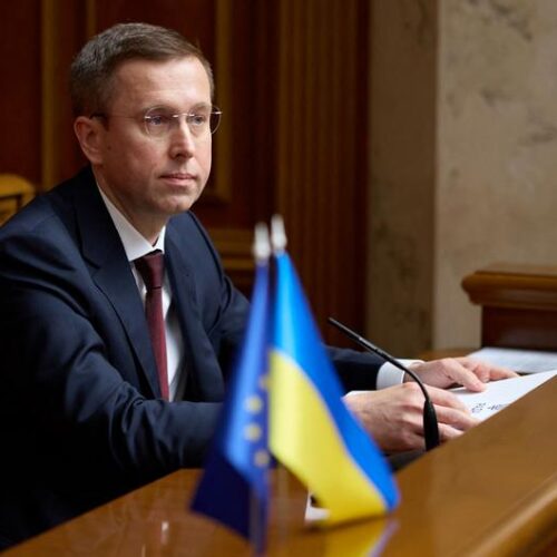 Прем'єр: Будуть зміни в роботі установ і метро на час тривог