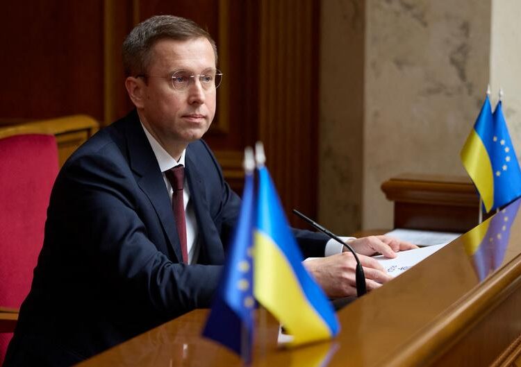 Прем'єр: Будуть зміни в роботі установ і метро на час тривог