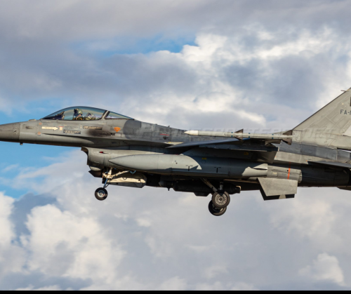 На фронті розбився F-16: пілот катапультувався і вижив