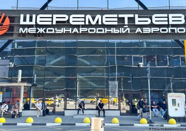Зеленський - авіакомпаніям: Небо у Росії стає небезпечним
