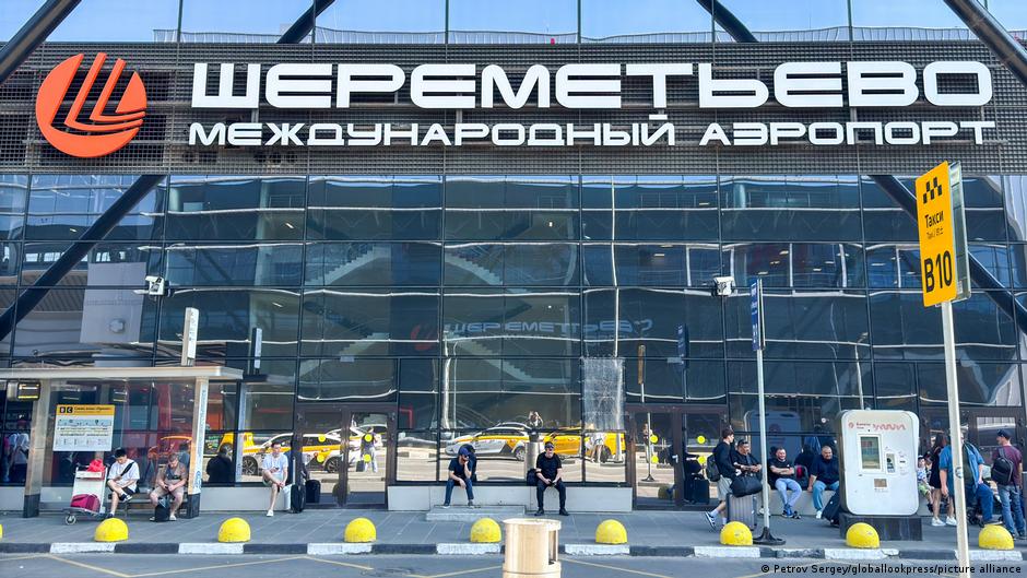 Зеленський - авіакомпаніям: Небо у Росії стає небезпечним