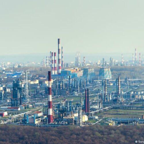 ЗМІ: Половина найбільших дизельних НПЗ у РФ скоротили роботу