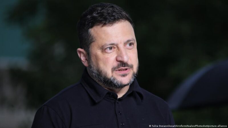 Зеленський заявив, що РФ двічі прагнула атакувати його літак