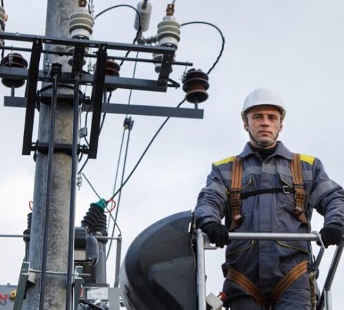 У Києві та семи областях є знеструмлення через обстріли