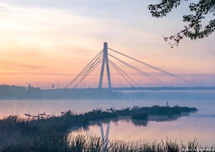 У Києві почнуть будівництво резервних переправ через Дніпро