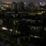 РФ атакує балістикою енергетику Києва: аварійні відключення