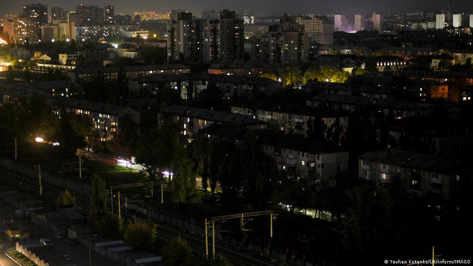 РФ атакує балістикою енергетику Києва: аварійні відключення