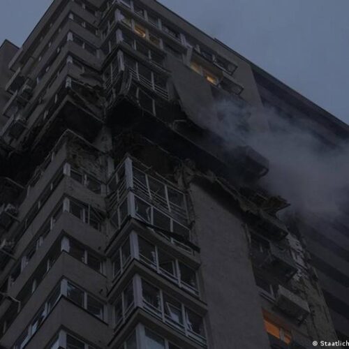 У Києві російський дрон поцілив у багатоповерхівку, двоє загиблих